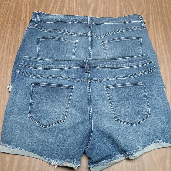 (2) Universal Thread Size 16 Mid-Rise Blue Denim Cuffed Hem distressed shorts - Picture 2 of 8